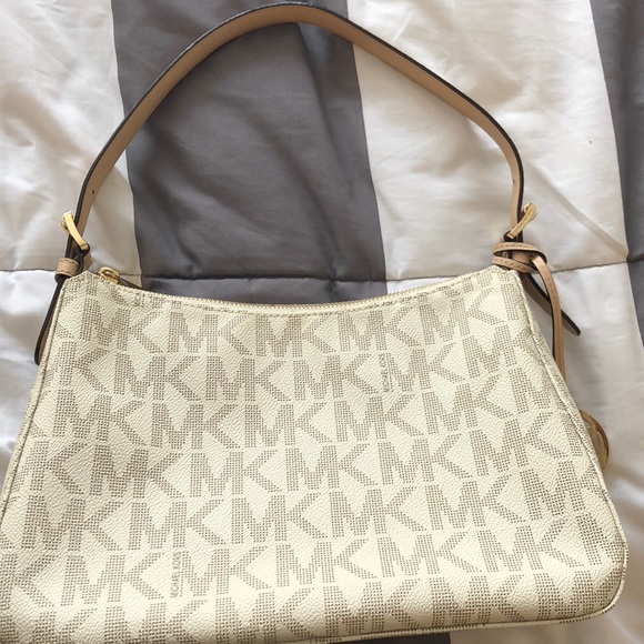 Michael Kors handbag - Picture 3 of 4